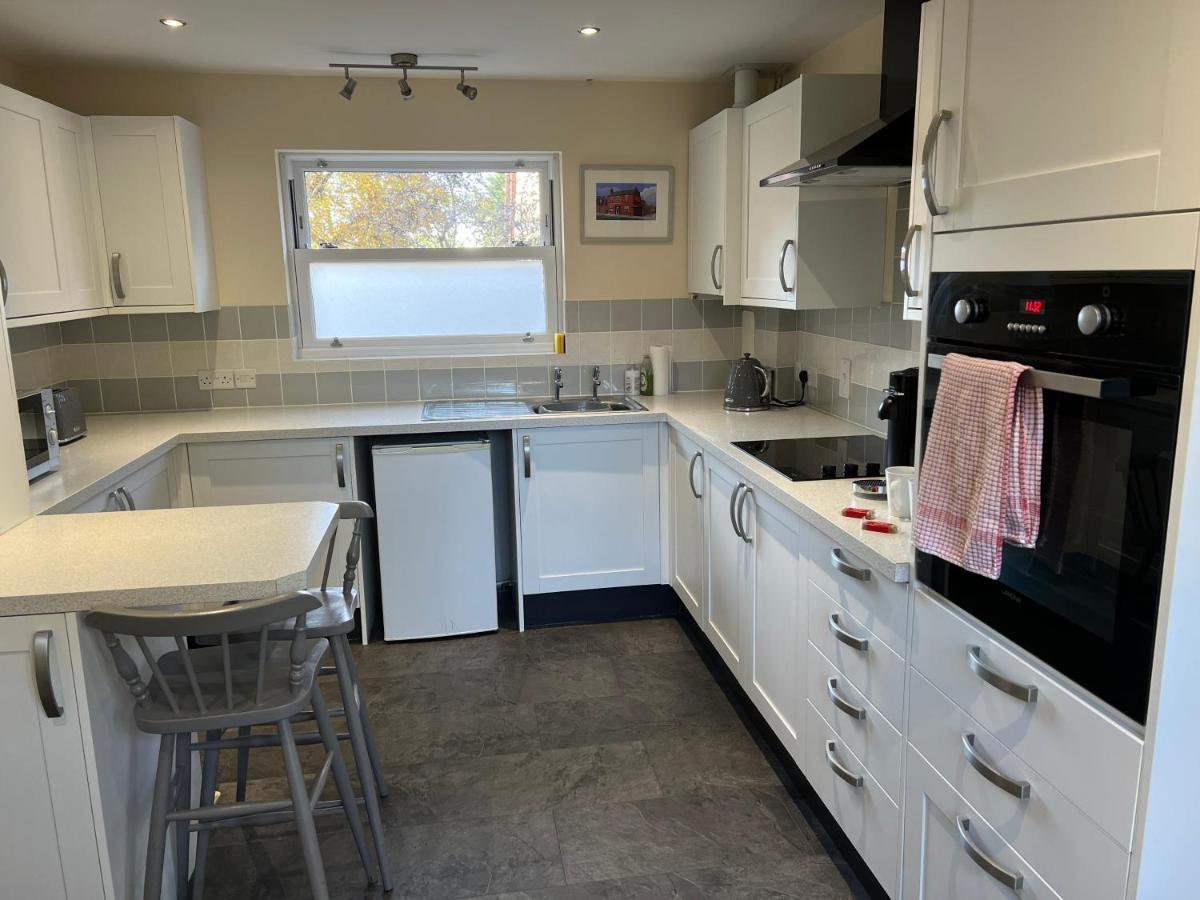 Cosy Hillside Annex Apartment Stanwick  Екстериор снимка